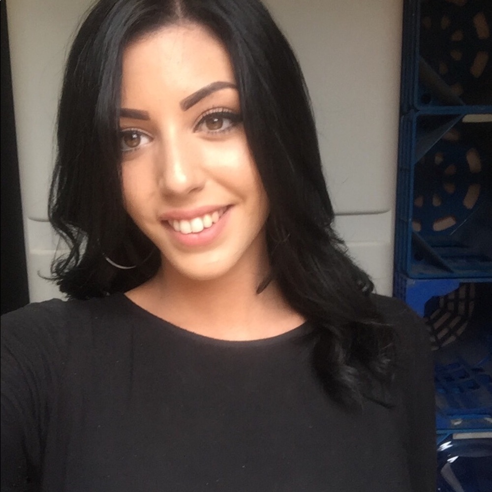 Meet your Posher, Victoria